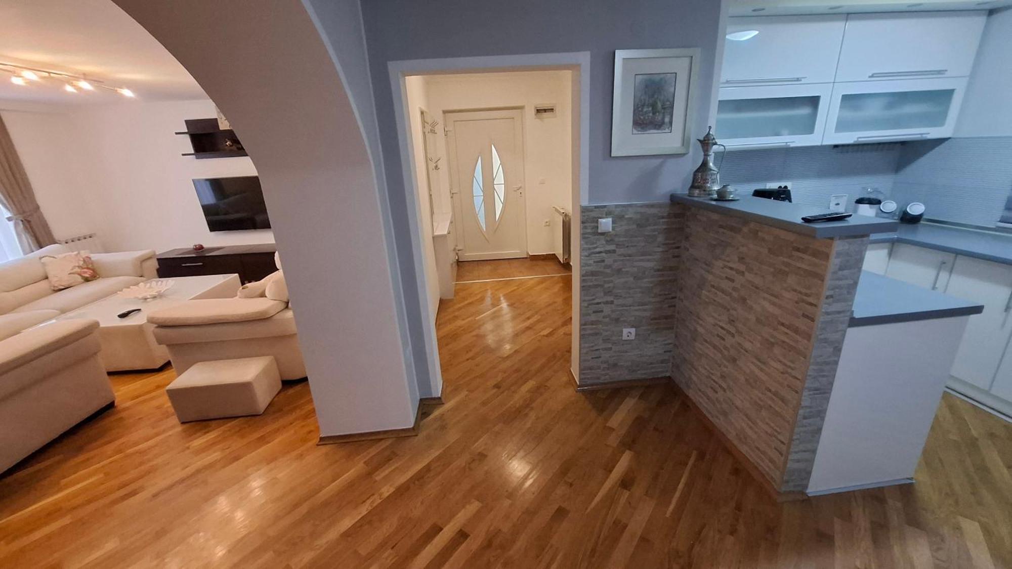 Gate Apartment